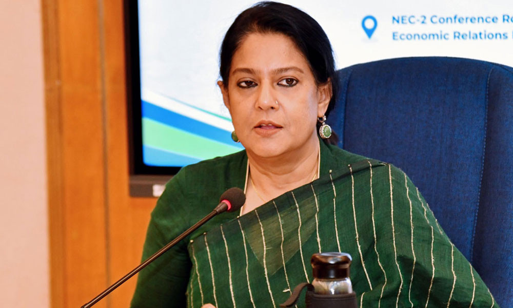 ভাঙা রাস্তা নয়, ঝুঁকিমুক্ত চলাচল চাই’—উপদেষ্টা রিজওয়ানা
